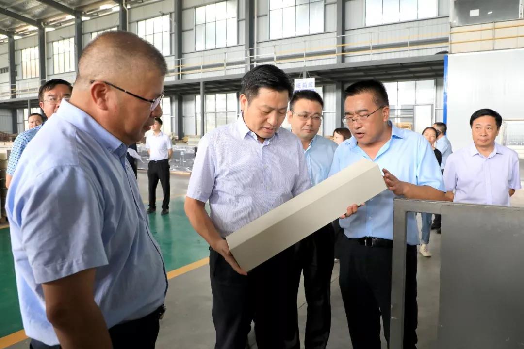 萍乡市市委书记李小豹一行来我公司调研指导